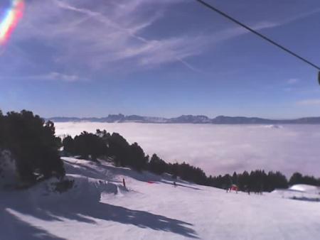 chamrousse, un jeudi aprem quand tout le monde bosse sous les nuages