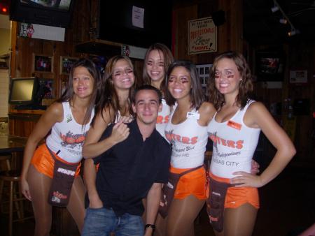 hooters